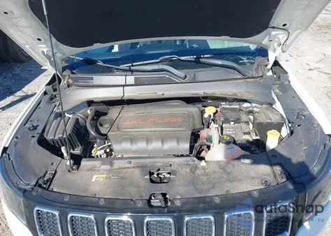 2018 Jeep Compass Latitude Fwd z USA, uszkodzony, nr VIN 3C4NJCBB6JT468869